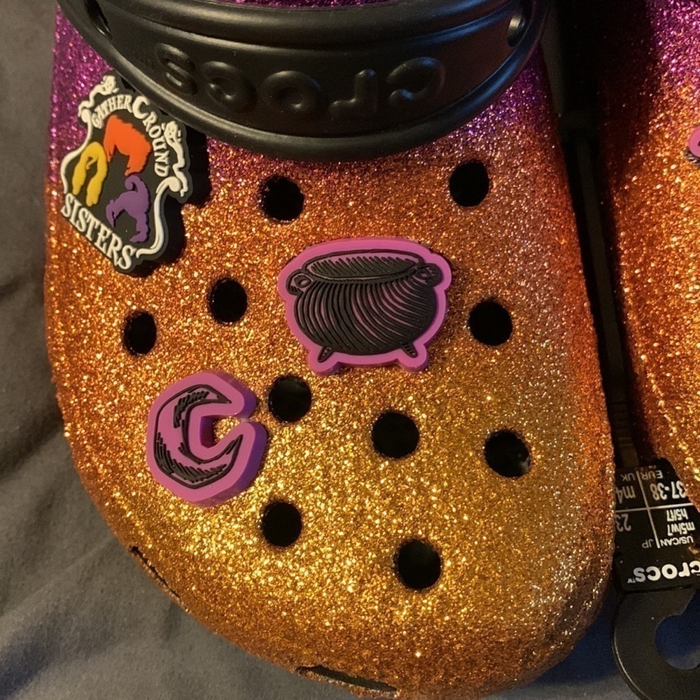 CROCS Classic Disney Hocus Pocus Clog - Picture 3 of 13